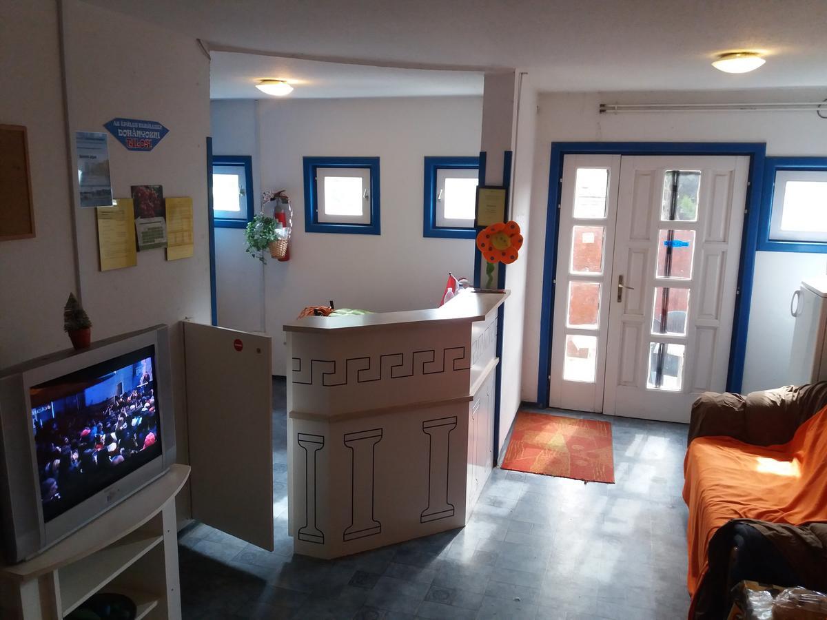 Oazis Park Motel Рацкеве Экстерьер фото