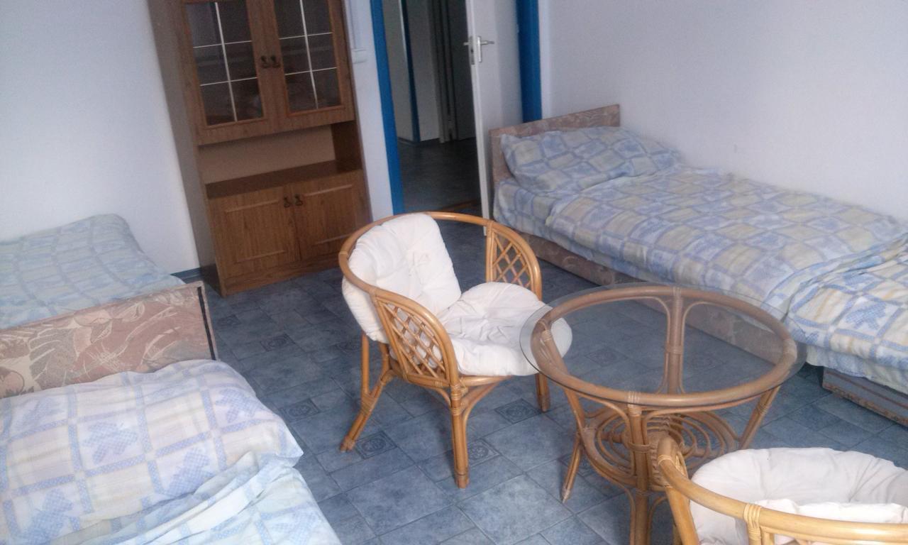 Oazis Park Motel Рацкеве Экстерьер фото