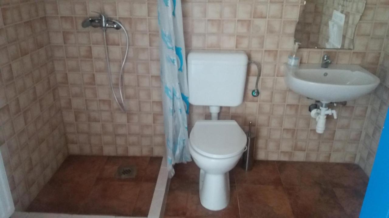 Oazis Park Motel Рацкеве Экстерьер фото